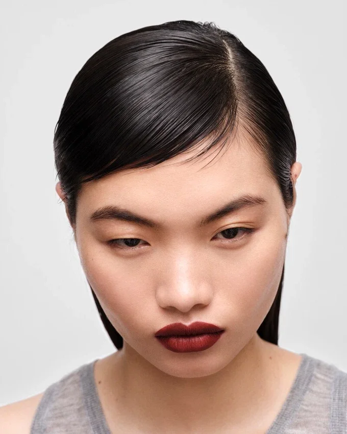 Ανταλλακτικό κραγιόν Prada Monochrome Hyper Matte – B03 – Mahogany Ανταλλακτικό κραγιόν Prada Monochrome Hyper Matte – B03 – Mahogany