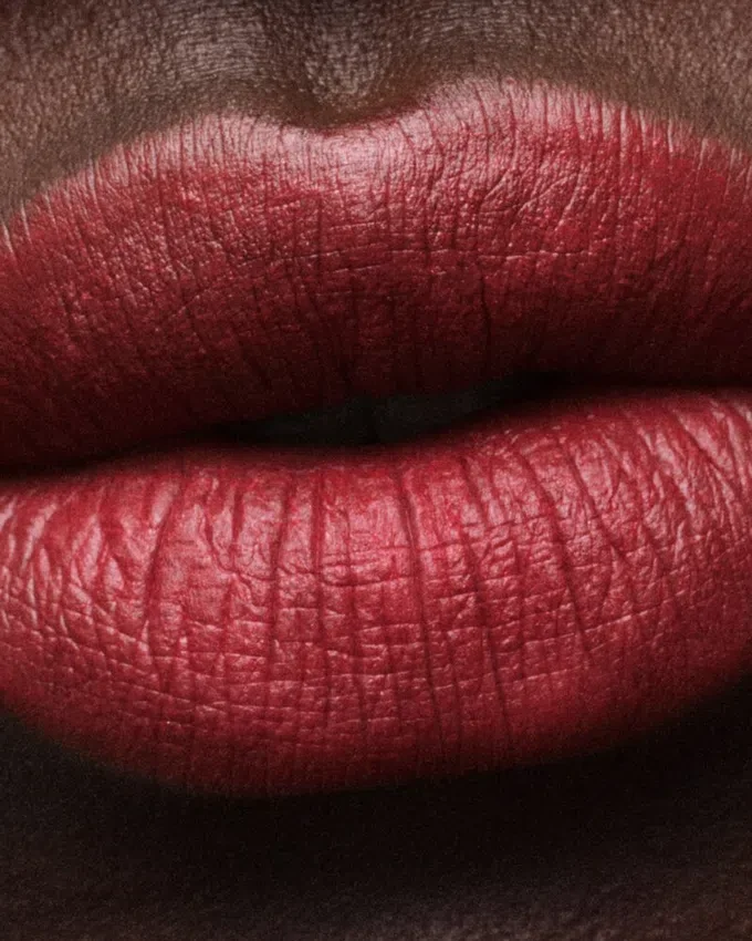 Ανταλλακτικό κραγιόν Prada Monochrome Hyper Matte – B03 – Mahogany Ανταλλακτικό κραγιόν Prada Monochrome Hyper Matte – B03 – Mahogany