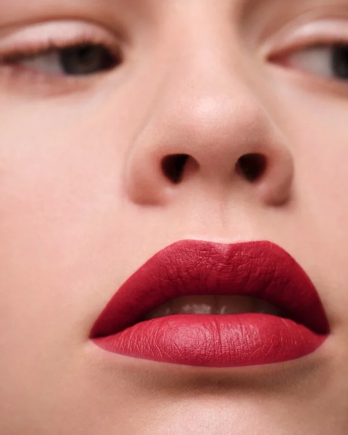 Ανταλλακτικό κραγιόν Prada Monochrome Hyper Matte – B03 – Mahogany Ανταλλακτικό κραγιόν Prada Monochrome Hyper Matte – B03 – Mahogany