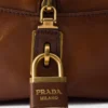 Δερμάτινη τσάντα Prada Bowling Medium με χερούλι Δερμάτινη τσάντα Prada Bowling Medium με χερούλι