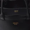 Δερμάτινη τσάντα Prada Buckle με διπλή ζώνη Δερμάτινη τσάντα Prada Buckle με διπλή ζώνη