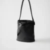 Δερμάτινη τσάντα Prada Buckle με ζώνη