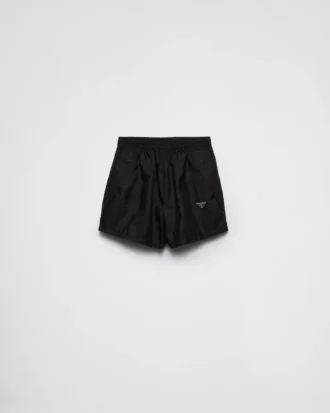 Ελαφριά σορτς από Re-Nylon
