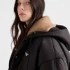 Ελαφρύ αδιάβροχο από Re-Nylon Ελαφρύ αδιάβροχο από Re-Nylon