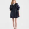 Ελαφρύ αδιάβροχο με κουκούλα από Re-Nylon Ελαφρύ αδιάβροχο με κουκούλα από Re-Nylon