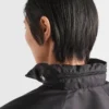 Ελαφρύ αδιάβροχο μπουφάν από Re-Nylon Ελαφρύ αδιάβροχο μπουφάν από Re-Nylon