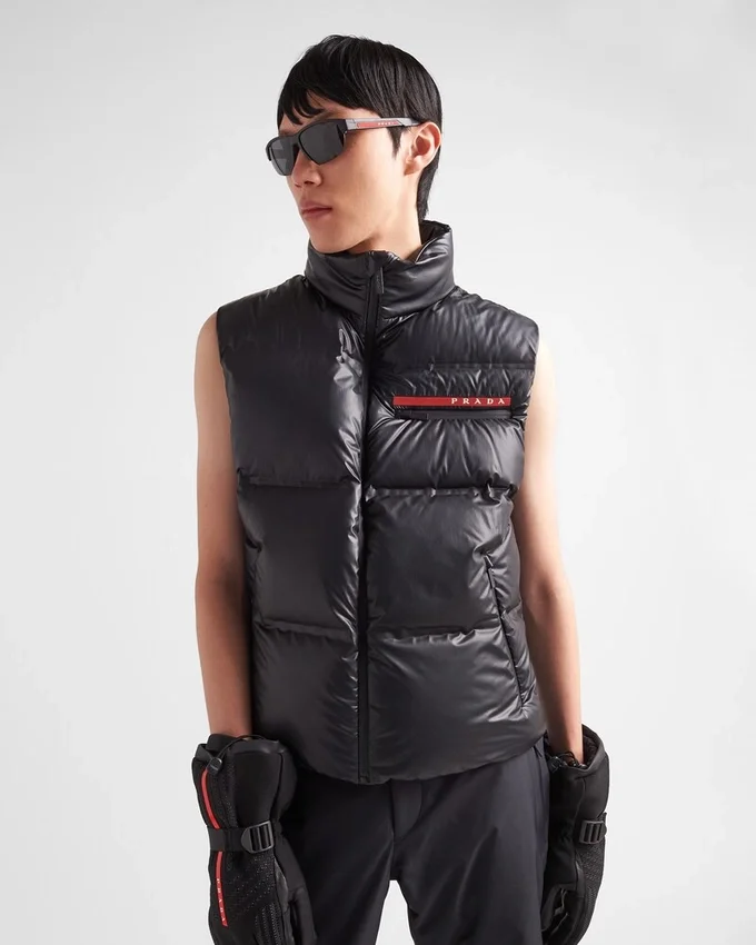 Ελαφρύ γιλέκο από Re-Nylon Ελαφρύ γιλέκο από Re-Nylon