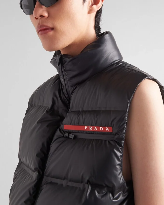 Ελαφρύ γιλέκο από Re-Nylon Ελαφρύ γιλέκο από Re-Nylon
