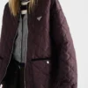 Ελαφρύ καπιτονέ μπουφάν από Re-Nylon Ελαφρύ καπιτονέ μπουφάν από Re-Nylon