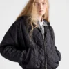 Ελαφρύ, καπιτονέ μπουφάν από Re-Nylon Ελαφρύ, καπιτονέ μπουφάν από Re-Nylon