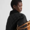 Ελαφρύ κοντό μπουφάν από Re-Nylon Ελαφρύ κοντό μπουφάν από Re-Nylon