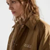 Ελαφρύ μπουφάν από Re-Nylon Ελαφρύ μπουφάν από Re-Nylon