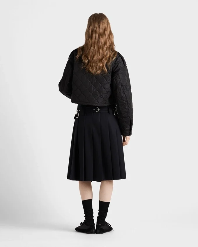 Ελαφρύ μπουφάν από Re-Nylon Ελαφρύ μπουφάν από Re-Nylon