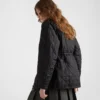 Ελαφρύ μπουφάν από Re-Nylon Ελαφρύ μπουφάν από Re-Nylon