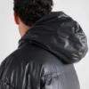 Ελαφρύ μπουφάν με κουκούλα από Re-Nylon Ελαφρύ μπουφάν με κουκούλα από Re-Nylon