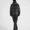 Ελαφρύ μπουφάν με κουκούλα από Re-Nylon Ελαφρύ μπουφάν με κουκούλα από Re-Nylon