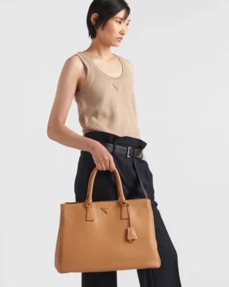 Εξαιρετικά μεγάλη δερμάτινη τσάντα Prada Buckle