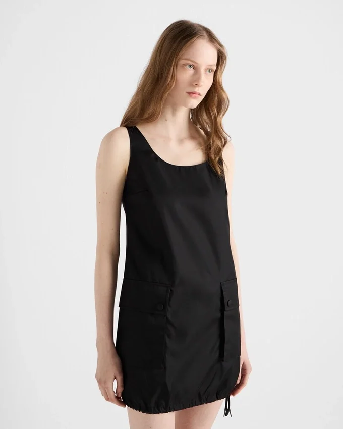 Φόρεμα Re-Nylon χωρίς μανίκια Φόρεμα Re-Nylon χωρίς μανίκια