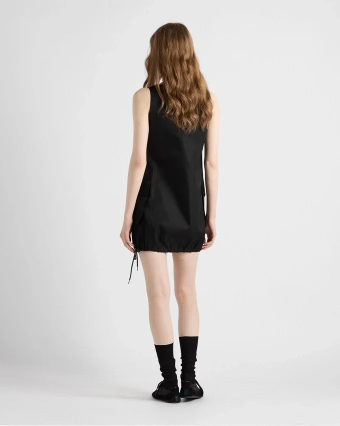Φόρεμα Re-Nylon χωρίς μανίκια Φόρεμα Re-Nylon χωρίς μανίκια