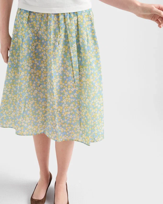 Φούστα από Re-Nylon με ολόκληρο floral μοτίβο Φούστα από Re-Nylon με ολόκληρο floral μοτίβο
