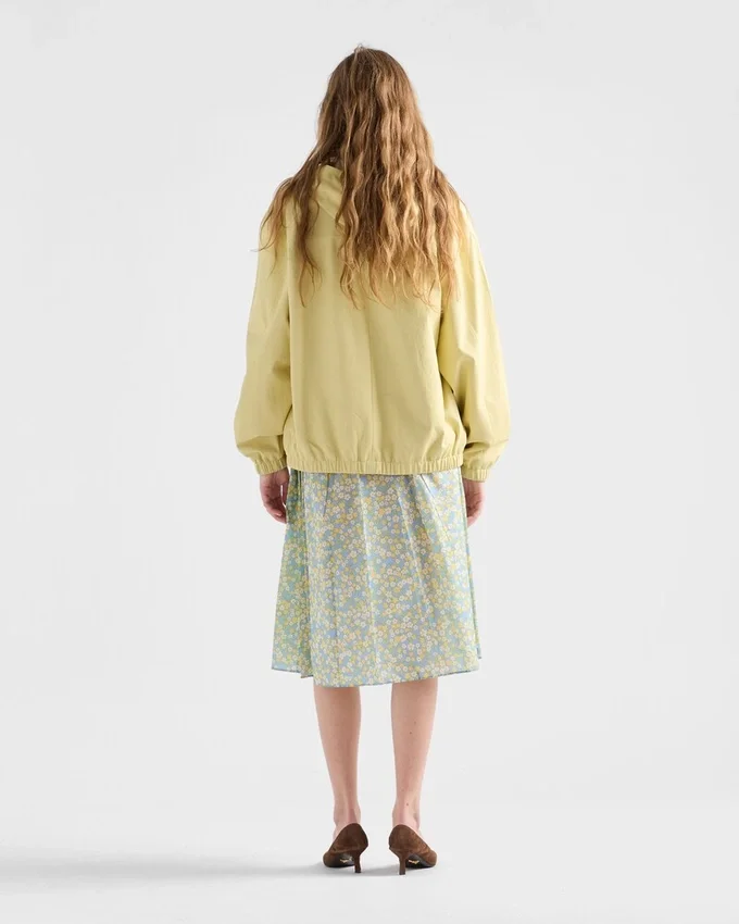 Φούστα από Re-Nylon με ολόκληρο floral μοτίβο Φούστα από Re-Nylon με ολόκληρο floral μοτίβο