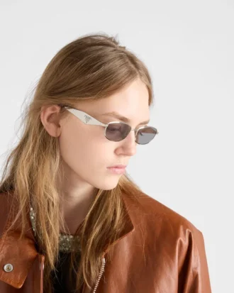 Γυαλιά ηλίου με λογότυπο Prada