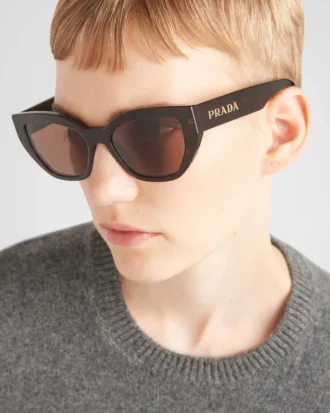 Γυαλιά ηλίου με λογότυπο Prada
