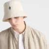 Καπέλο Bucket από παλιά γαμπαρντίνα Καπέλο Bucket από παλιά γαμπαρντίνα