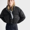 Κοντό μπουφάν από Re-Nylon Κοντό μπουφάν από Re-Nylon