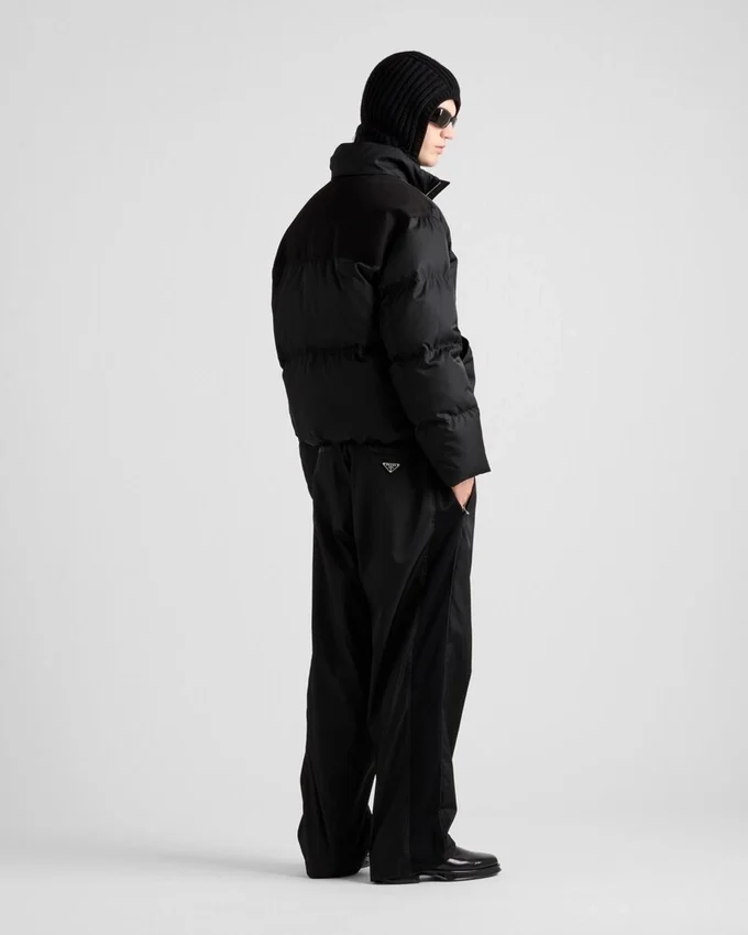 Κοντό μπουφάν από Re-Nylon Κοντό μπουφάν από Re-Nylon