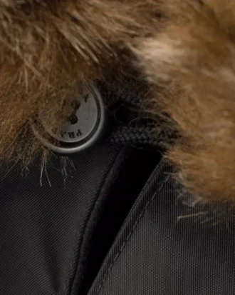 Κουκούλα από Re-Nylon και shearling