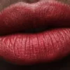 Κραγιόν Prada Monochrome Hyper Matte – B03 – Μαόνι Κραγιόν Prada Monochrome Hyper Matte – B03 – Μαόνι