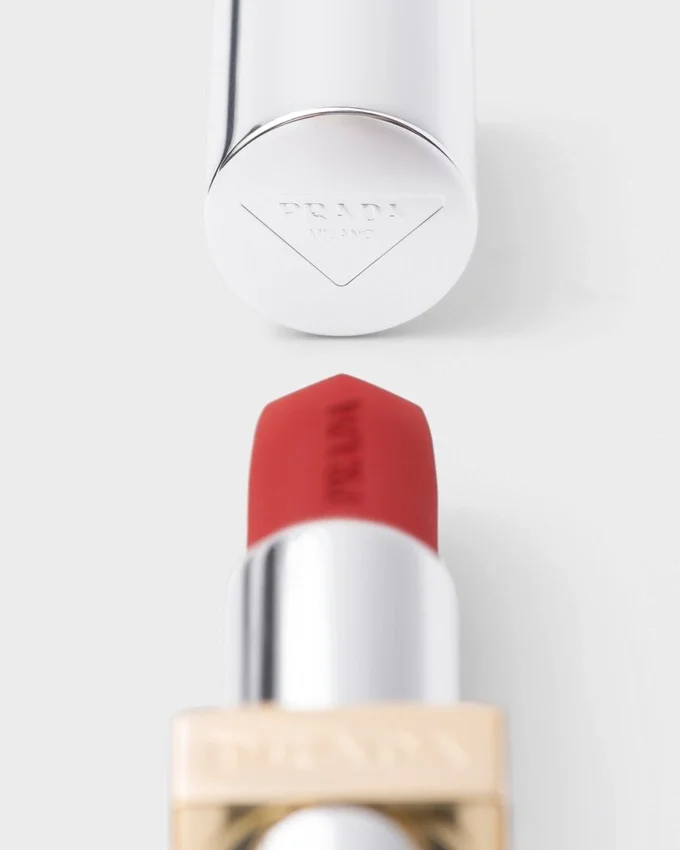 Κραγιόν Prada Monochrome Hyper Matte – O76 – Amber Κραγιόν Prada Monochrome Hyper Matte – O76 – Amber