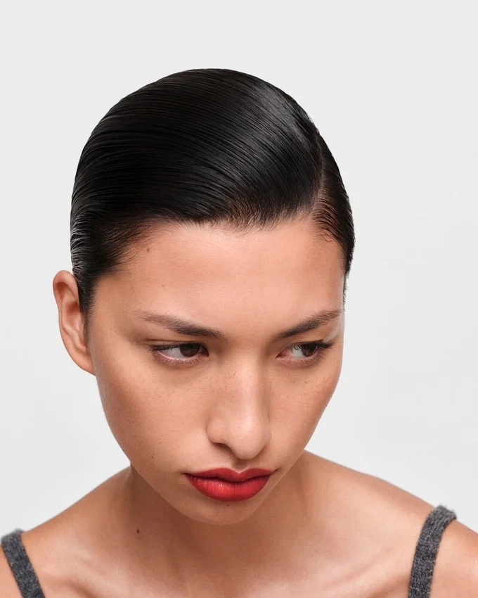 Κραγιόν Prada Monochrome Hyper Matte – O76 – Amber Κραγιόν Prada Monochrome Hyper Matte – O76 – Amber