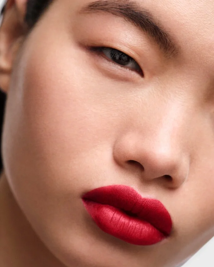 Κραγιόν Prada Monochrome Hyper Matte – O76 – Amber Κραγιόν Prada Monochrome Hyper Matte – O76 – Amber