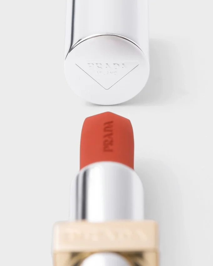Κραγιόν Prada Monochrome Hyper Matte – O77 – Arancio Κραγιόν Prada Monochrome Hyper Matte – O77 – Arancio