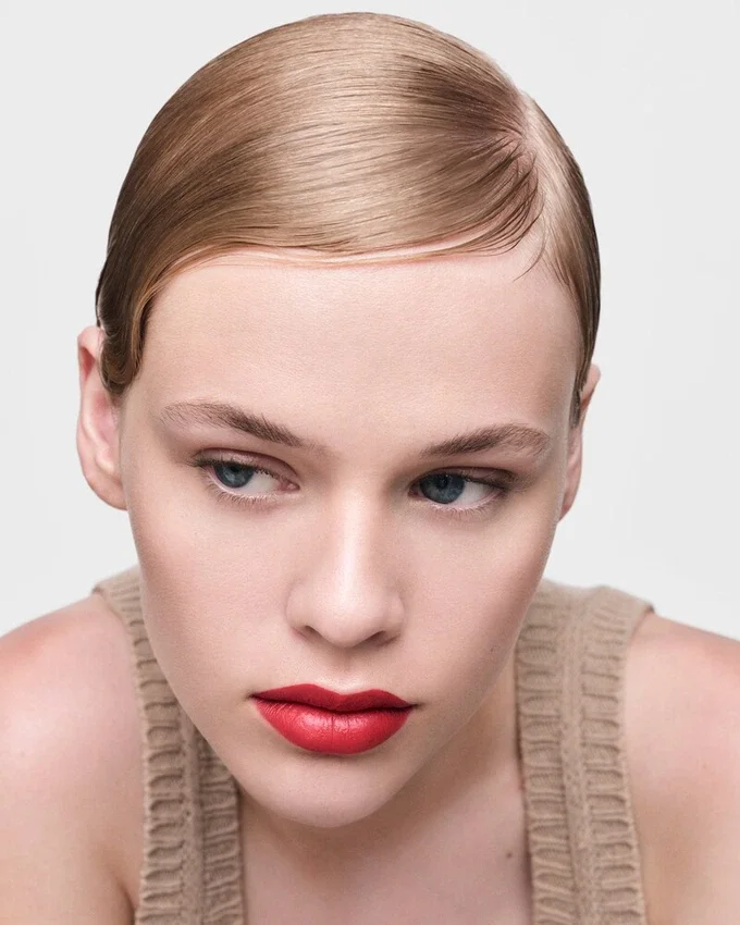 Κραγιόν Prada Monochrome Hyper Matte – R28 – Fuoco Κραγιόν Prada Monochrome Hyper Matte – R28 – Fuoco
