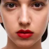 Κραγιόν Prada Monochrome Hyper Matte – R28 – Fuoco Κραγιόν Prada Monochrome Hyper Matte – R28 – Fuoco