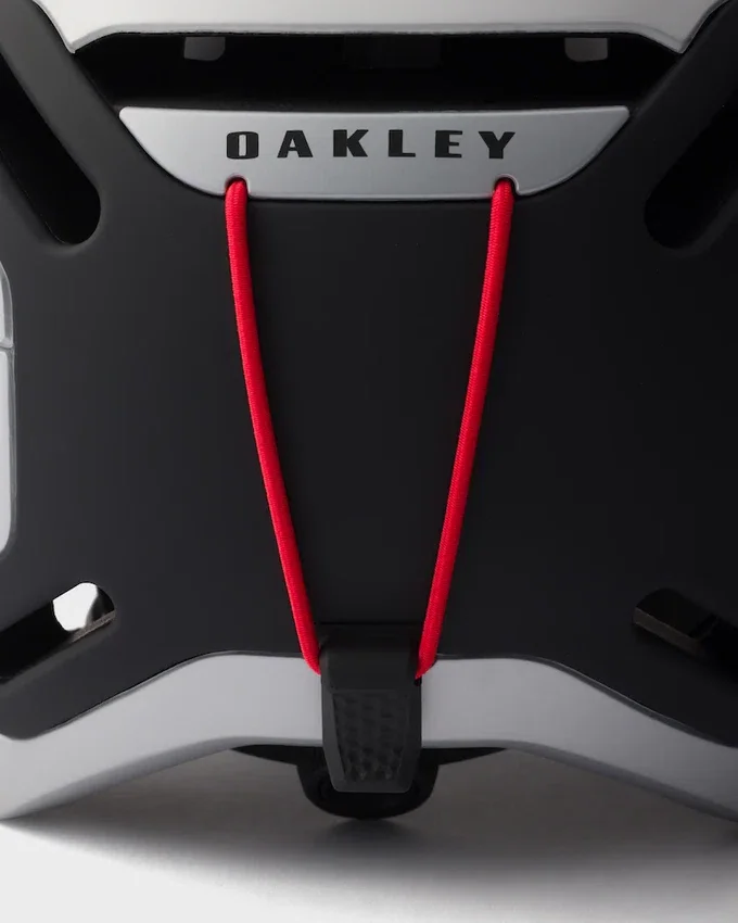 Κράνος χιονιού Prada Linea Rossa by Oakley – Μέγεθος L Κράνος χιονιού Prada Linea Rossa by Oakley – Μέγεθος L