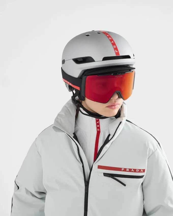 Κράνος χιονιού Prada Linea Rossa by Oakley – Μέγεθος L Κράνος χιονιού Prada Linea Rossa by Oakley – Μέγεθος L