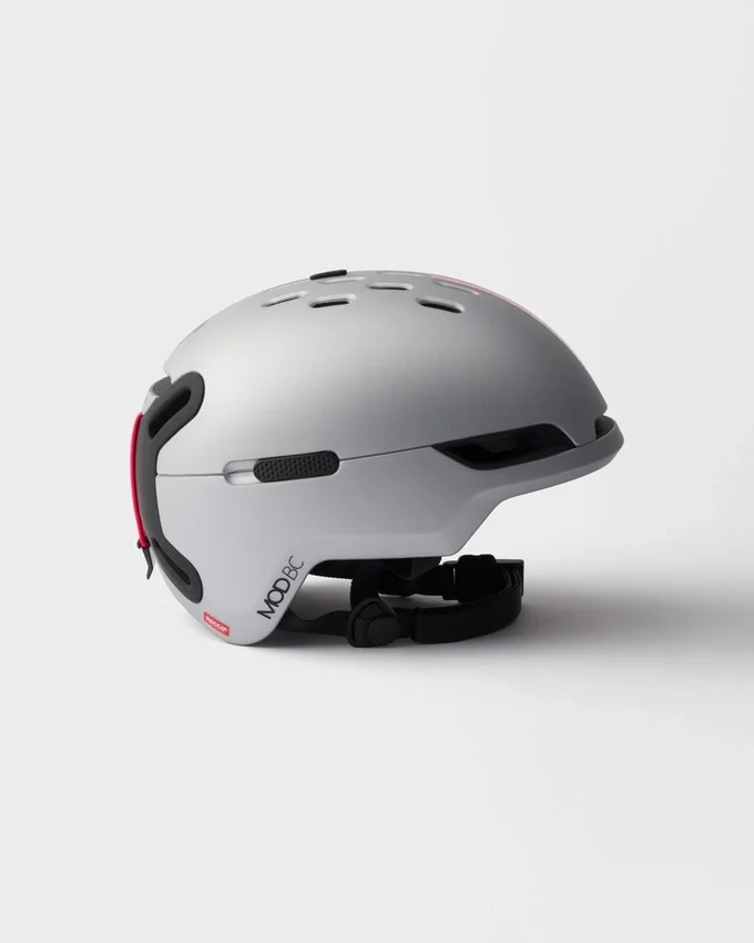 Κράνος χιονιού Prada Linea Rossa by Oakley – Μέγεθος M Κράνος χιονιού Prada Linea Rossa by Oakley – Μέγεθος M