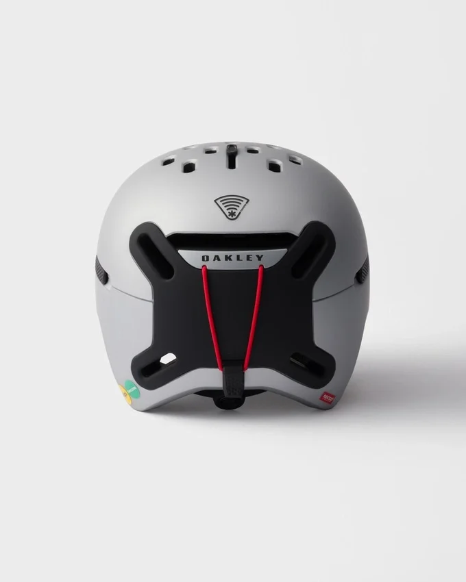 Κράνος χιονιού Prada Linea Rossa by Oakley – Μέγεθος M Κράνος χιονιού Prada Linea Rossa by Oakley – Μέγεθος M