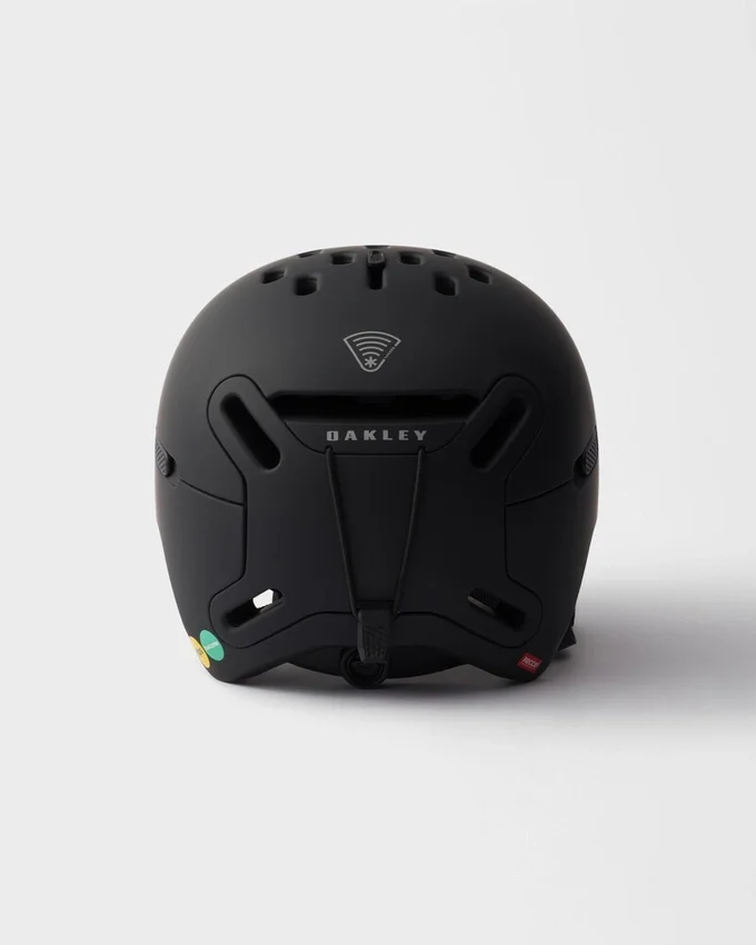 Κράνος χιονιού Prada Linea Rossa by Oakley – Μέγεθος M Κράνος χιονιού Prada Linea Rossa by Oakley – Μέγεθος M