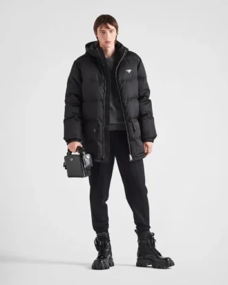 Μακρύ μπουφάν με γέμιση από Re-Nylon