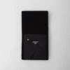 Μαλλί κασκόλ με τσέπη από Re-Nylon Gabardine Μαλλί κασκόλ με τσέπη από Re-Nylon Gabardine