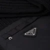 Μαλλί κασκόλ με τσέπη από Re-Nylon Gabardine Μαλλί κασκόλ με τσέπη από Re-Nylon Gabardine