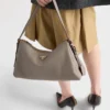Μεγάλη δερμάτινη τσάντα ώμου Prada Aimae Μεγάλη δερμάτινη τσάντα ώμου Prada Aimae