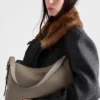 Μεγάλη δερμάτινη τσάντα ώμου Prada Aimae Μεγάλη δερμάτινη τσάντα ώμου Prada Aimae