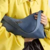 Μεγάλη τσάντα ώμου Prada Aimae από δέρμα Nubuck Μεγάλη τσάντα ώμου Prada Aimae από δέρμα Nubuck
