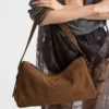 Μεγάλη τσάντα ώμου Prada Aimae από δέρμα Nubuck Μεγάλη τσάντα ώμου Prada Aimae από δέρμα Nubuck